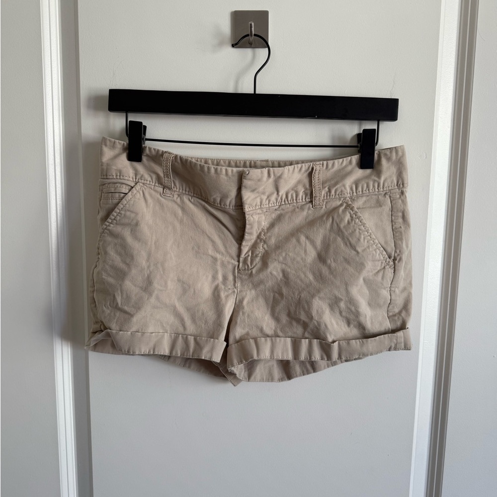 Caslon tan shorts Size 4